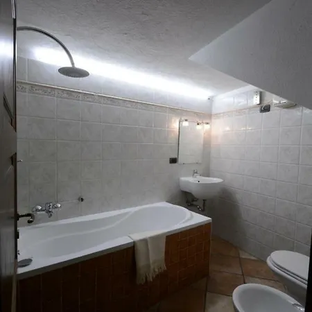 Domus Ponte Romano בית נופש אאוסטה